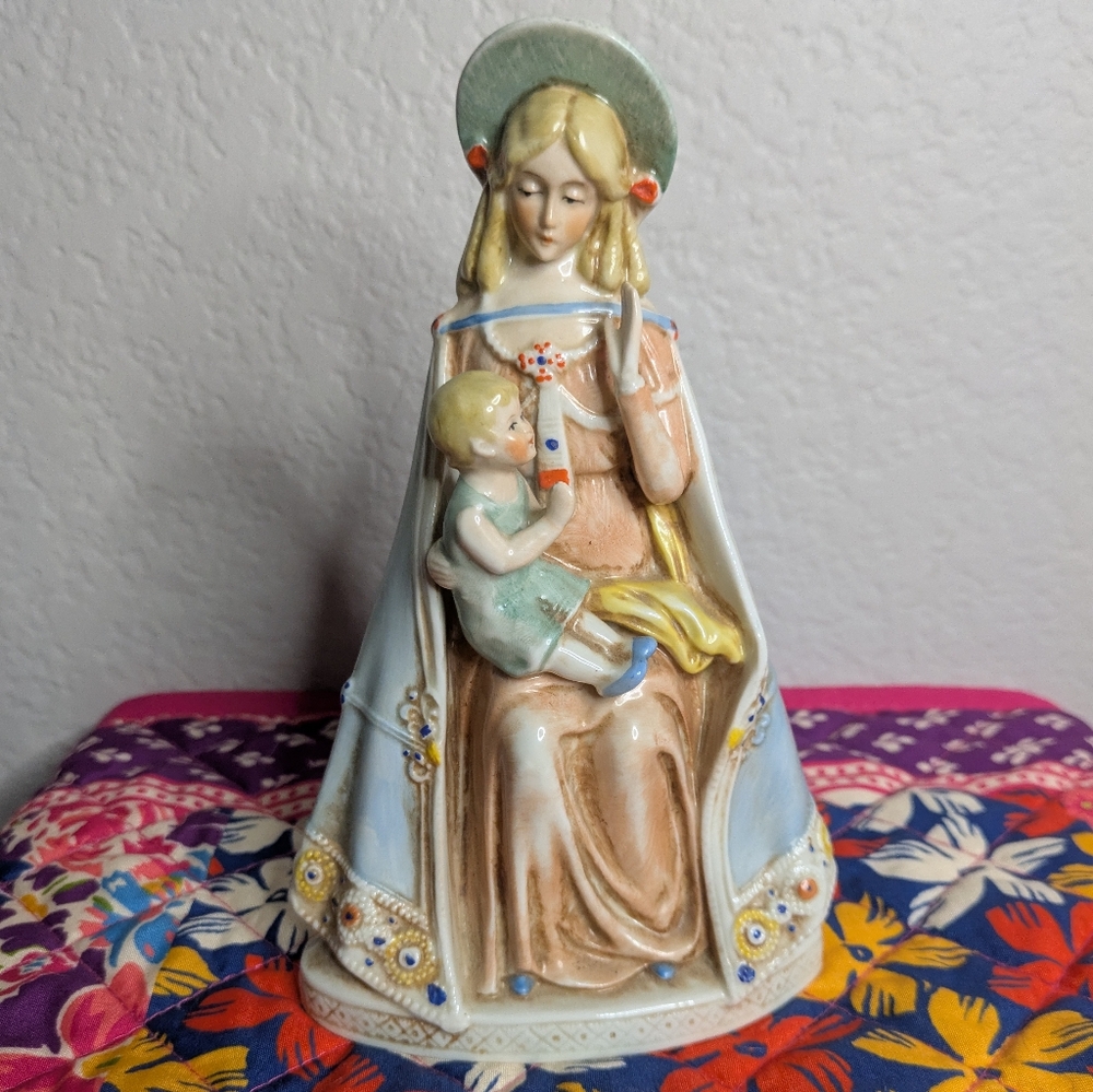 Ceramic Figurine 🌷